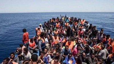 Europa ordena una misión militar contra el tráfico de migrantes