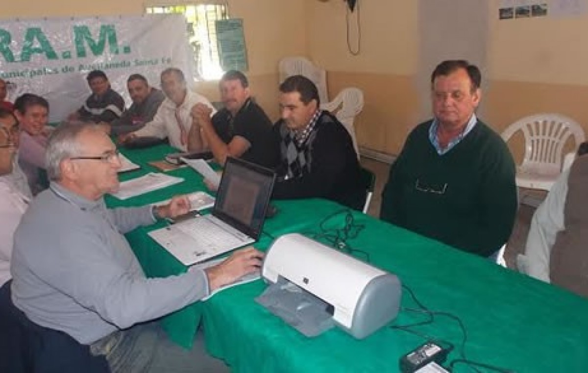 Municipales del norte santafesino reclaman el adicional por antigüedad
