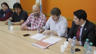 El Intendente de Río Grande firmó la recategorización de más de 250 agentes municipales