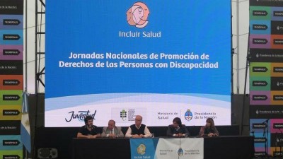 Personas con discapacidad y funcionarios nacionales debaten sobre políticas públicas de inclusión