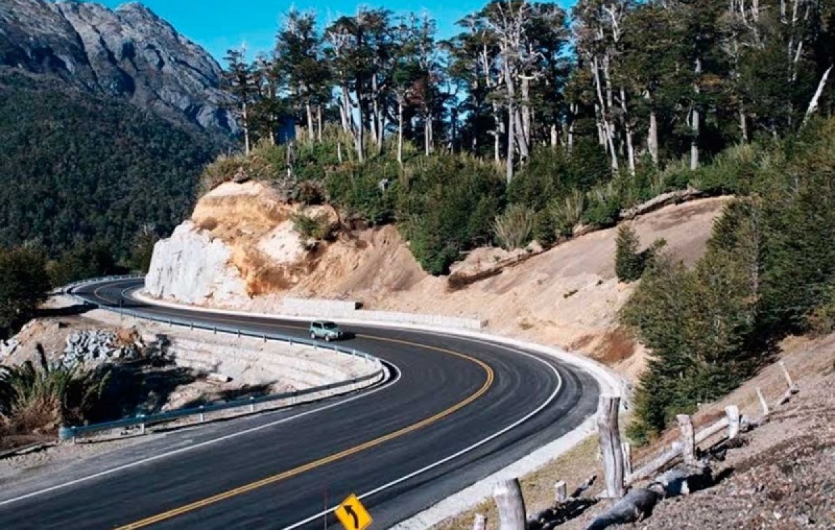 La ruta de los Siete Lagos está asfaltada por completa y será inaugurada por Cristina