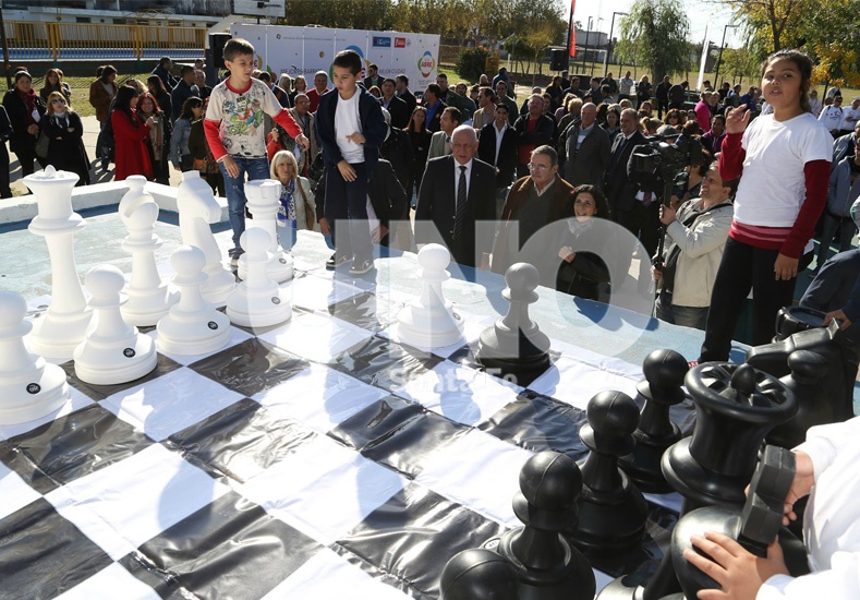 El acto de entrega será este miércoles a las 17 en la Plaza Bruzone, ubicada en República de Siria y Ruperto Godoy.