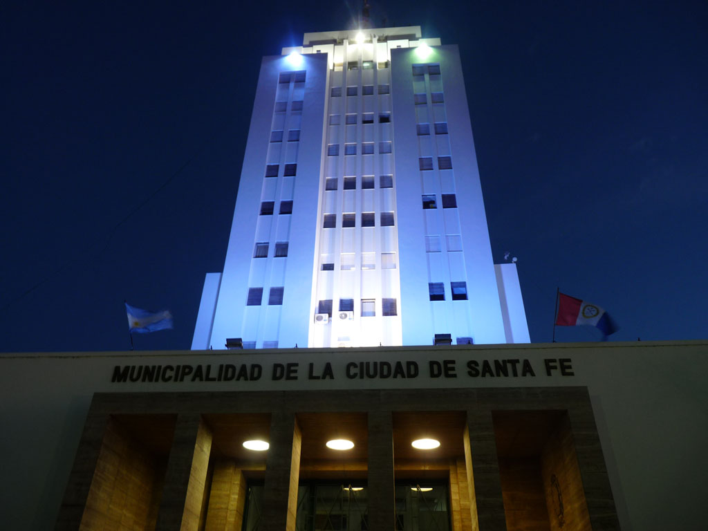 Palacio Municipal iluminado