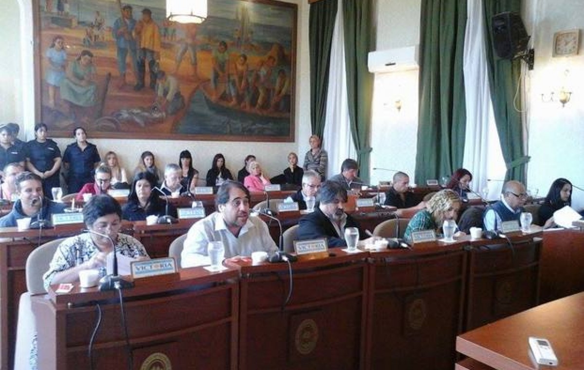 Quieren descontarle dieta a los concejales que falten a las sesiones en Ensenada