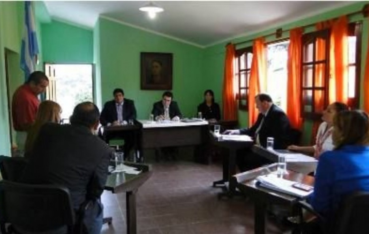 Aprueban aumento para municipales de Fray Mamerto Esquiú
