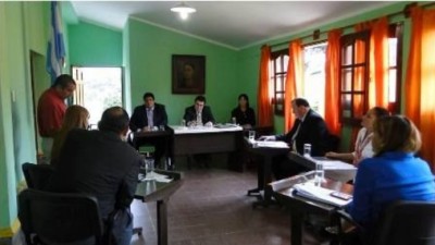 Aprueban aumento para municipales de Fray Mamerto Esquiú