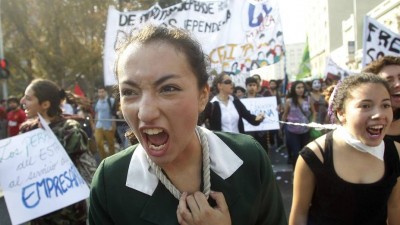 Matan a 2 jóvenes durante protesta en Valparaíso