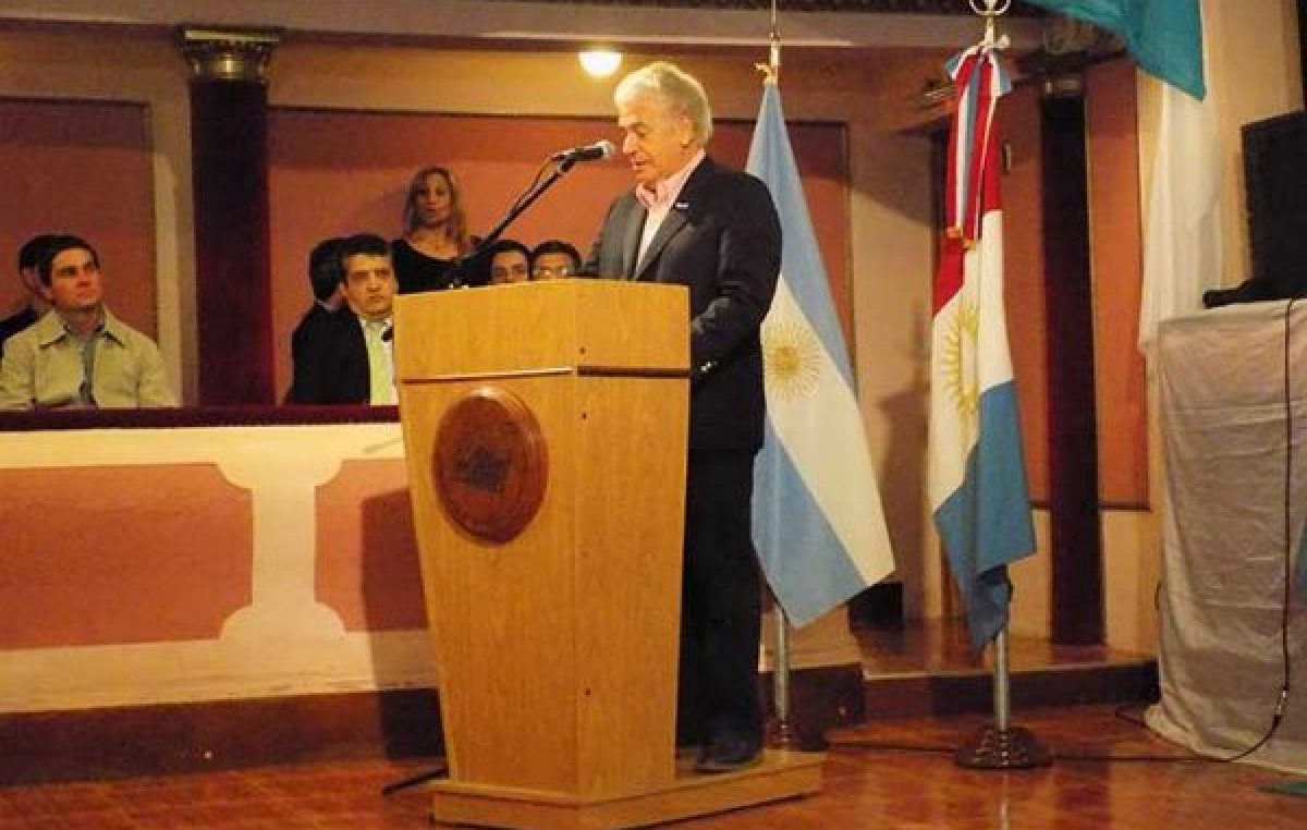 Aportes y camiones a municipios cordobeses
