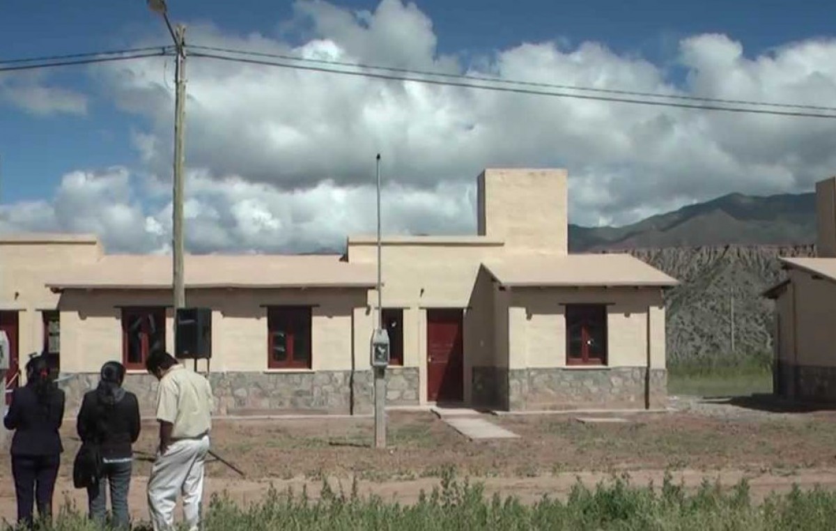 La Provincia de Salta invertirá más de $3 millones en viviendas en Aguas Blancas