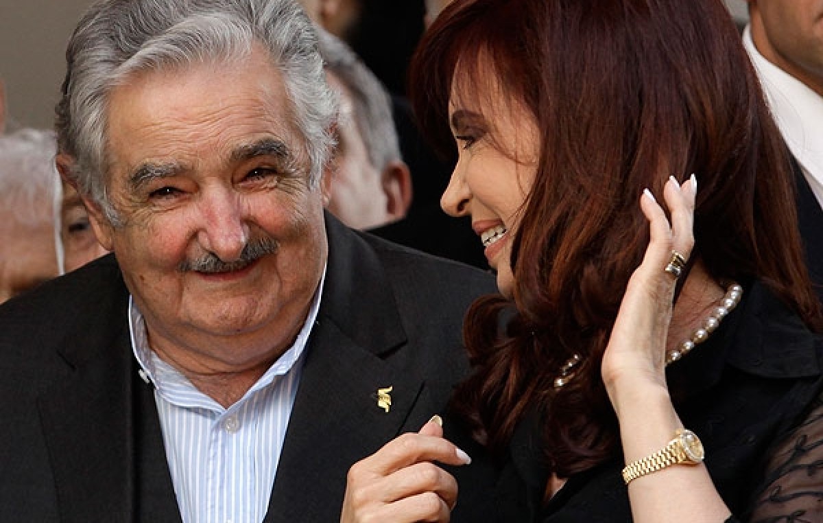 El «Pepe» Mujica destacó en Córdoba «el coraje de Cristina» para enfrentar a las grandes corporaciones en la Argentina