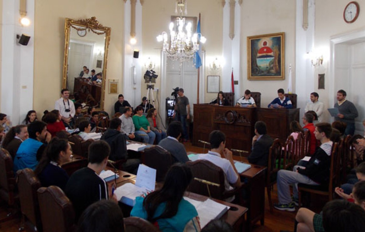 Los jóvenes paranaenses se preparan para legislar