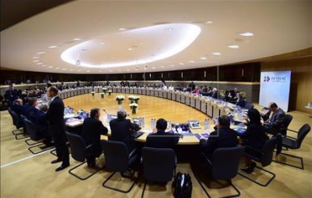 Celac defiende ante UE fin de «injerencia» en Venezuela y del bloqueo a Cuba