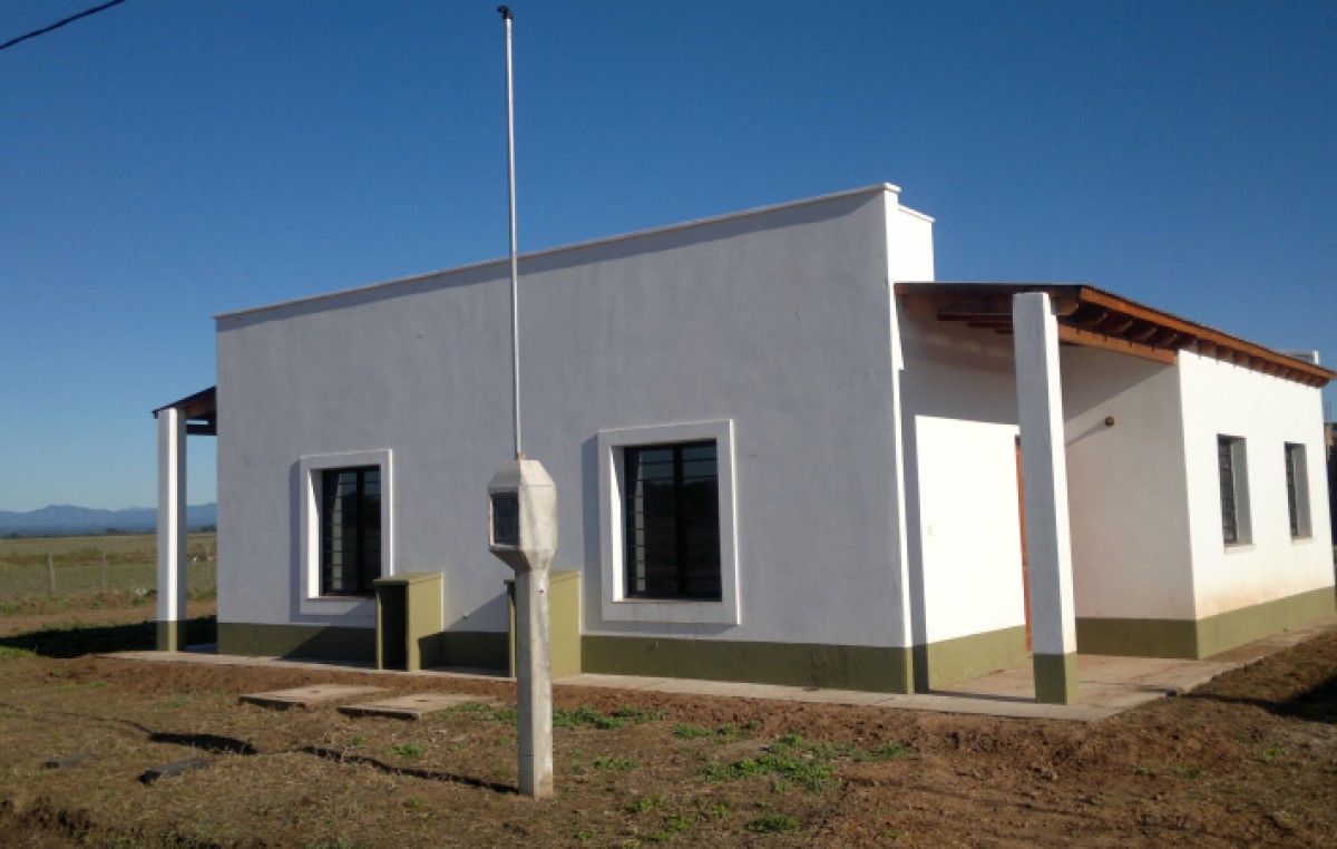 El IPV entrega viviendas para​ ​​​criollos​​​ y aborígenes de El Quebrachal y Mollinedo.