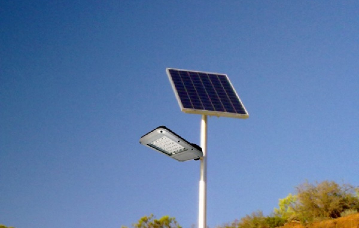 Crespo: Proyectan que parte del alumbrado público se alimente con energía solar y eólica