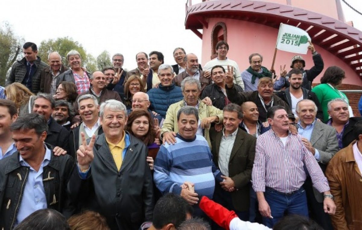 Unos 45 intendentes del FpV se alinearon detrás de la candidatura de Julián Domínguez