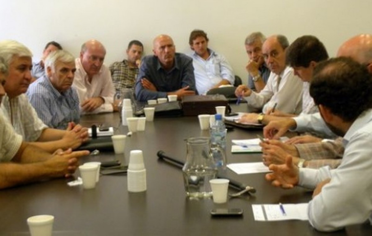 Un acuerdo a medias en Buenos Aires: la mayoría de los intendentes radicales enfrentarán a candidatos del PRO