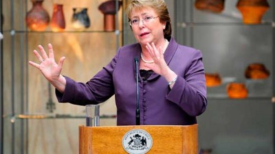 Bachelet firma proyecto que modifica el funcionamiento de partidos políticos