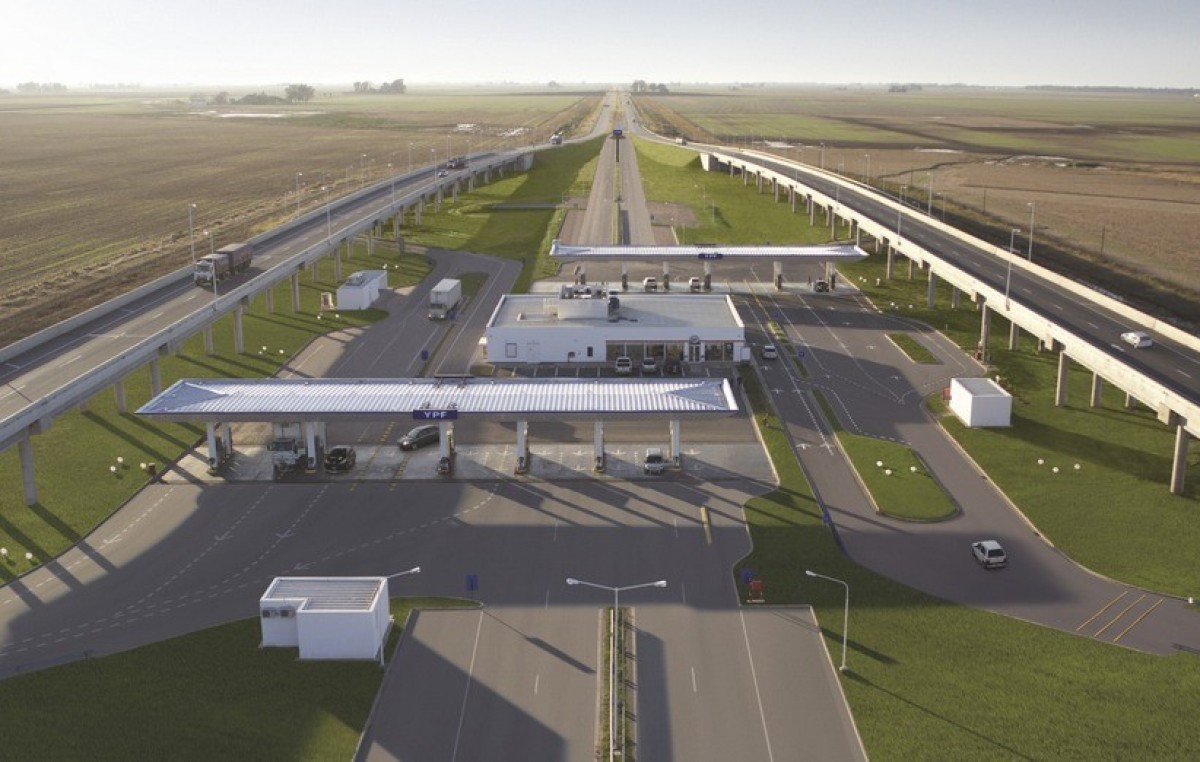 Inauguran la estación de servicio más grande del país sobre AU 9 en Leones