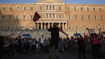 Los griegos apoyan a Tsipras mientras Atenas y la UE tensan negociación