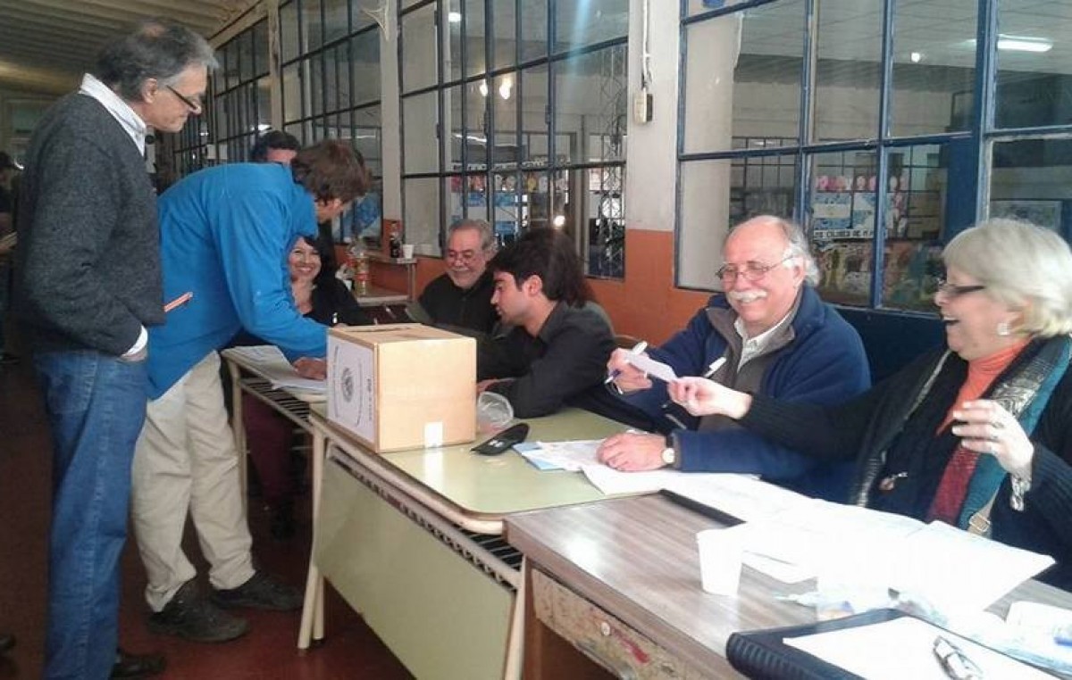 UCR perdió municipalidades que pasaron a manos de UPC y del FpV-Córdoba Podemos