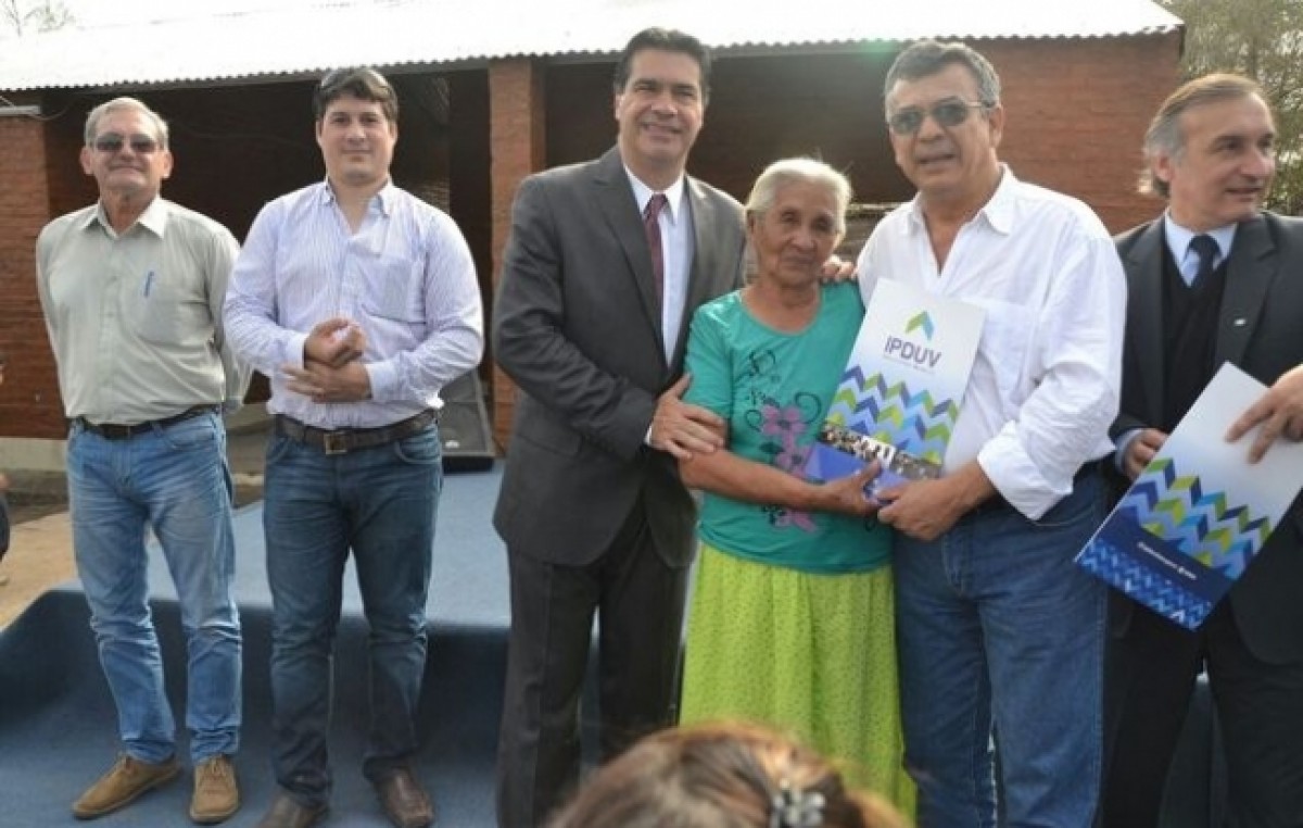 Entregaron 25 viviendas y 28 títulos de propiedad en Machagai