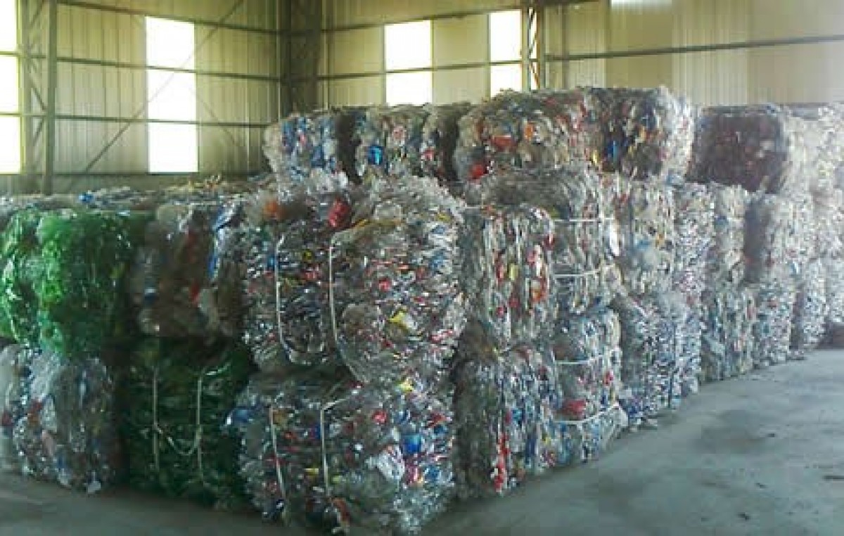 Buscan disminuir el impacto nocivo de botellas plásticas en Santa fe