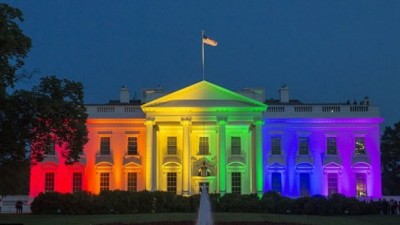 La Casa Blanca se iluminó con los colores del arco iris celebrando el matrimonio igualitario