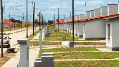 La Gobernadora de Santiago firmó nuevos decretos para la concreción de obras en Capital y en el interior
