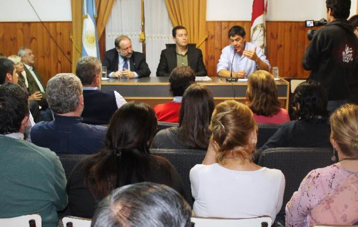Crearán un Centro Universitario Municipal en Villa Gdor. Gálvez