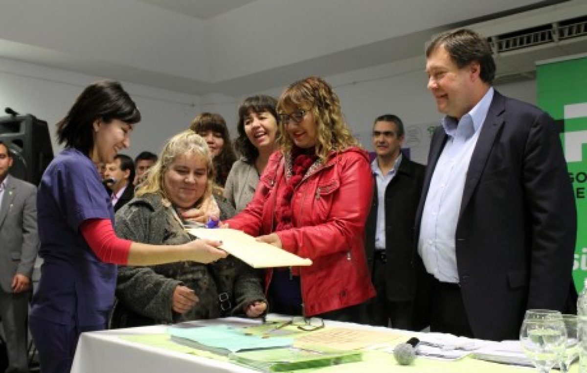 Obras por 17 millones de pesos anunció el gobernador en la ciudad de Cipolletti