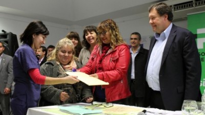 Obras por 17 millones de pesos anunció el gobernador en la ciudad de Cipolletti