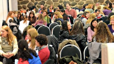 Capacitan en mediación escolar a docentes municipales de Córdoba