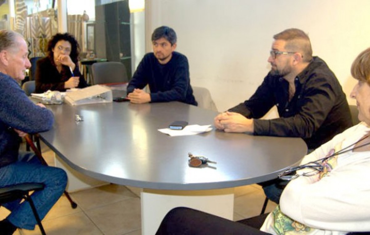 Ya están al aire los programas de Radio Municipal de Esquel