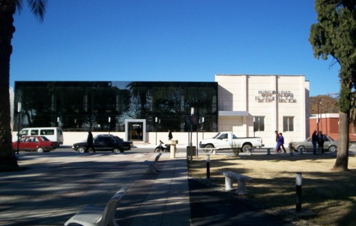Municipales reclaman aumentos en Cruz del Eje