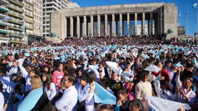 Santa Fe: Más de 20 mil chicos de toda la provincia prometieron lealtad a la Bandera