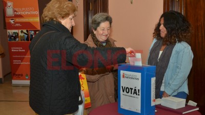 Vecinos de Paraná votan obras a construir a través del Presupuesto Participativo