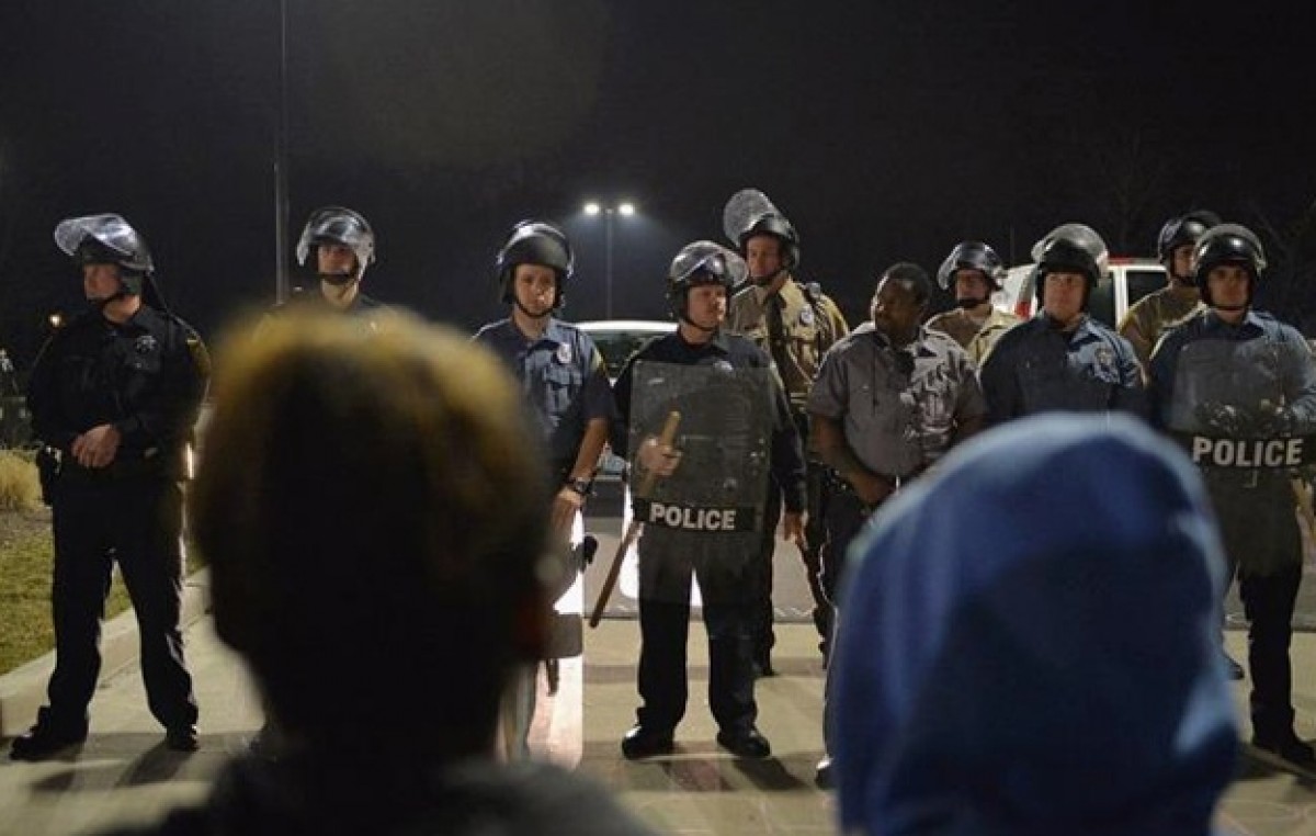 En lo que va del año, la policía estadounidense mató con armas de fuego a cerca de 400 personas