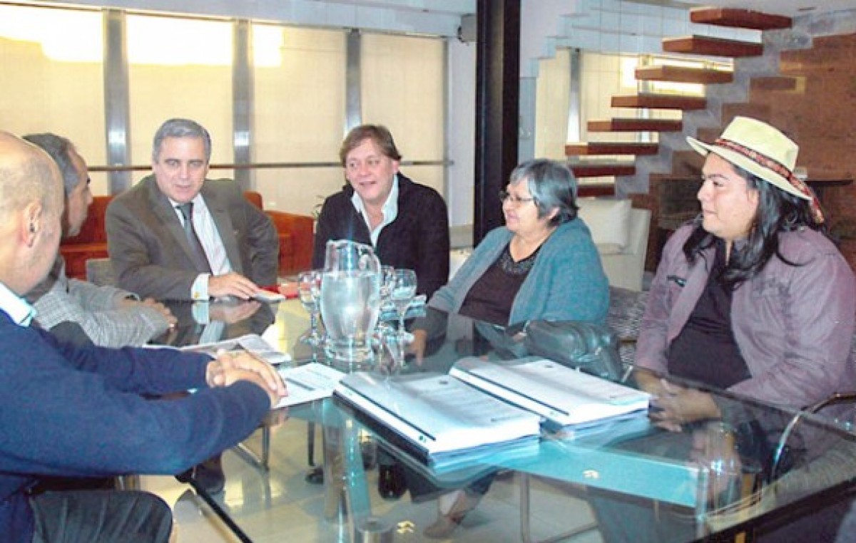 Acuerdo con el INAI: Chubut y Nación trabajan para restituir tierras a los pueblos originarios