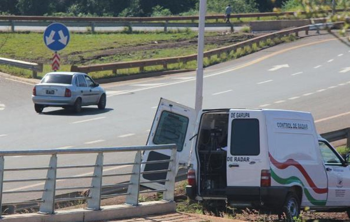 Misiones: Pese a la ilegalidad más municipios buscan instalar radares en ruta 12