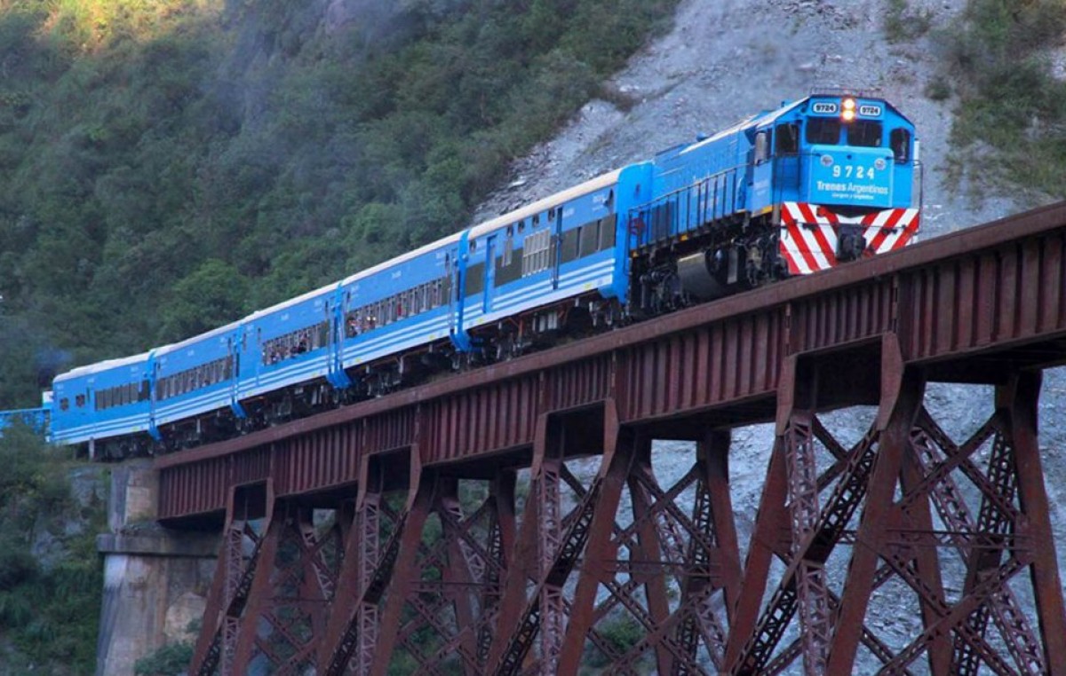 Neuquén: Impulsan el tren a Vaca Muerta para aliviar la Ruta 7