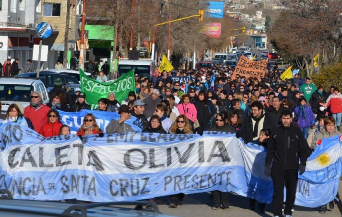 Municipales de Caleta Olivia siguen de paro