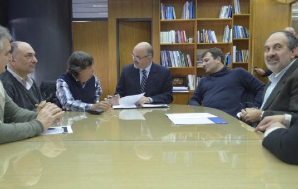 Capacitan dirigentes gremiales para las paritarias municipales bonaerenses