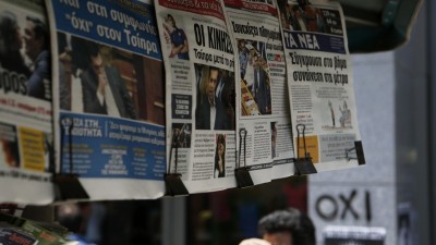 Europa le manda euros a Grecia mientras tambalea la alianza que sustenta a Tsipras