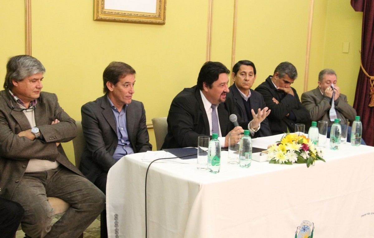 Invertirán 456 millones de pesos en la ampliación de la red de agua de Posadas y Garupá