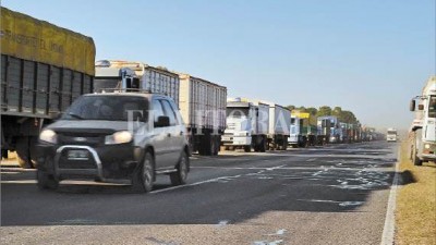 Puertos sojeros de Santa Fe: son cada vez más graves los problemas de tránsito