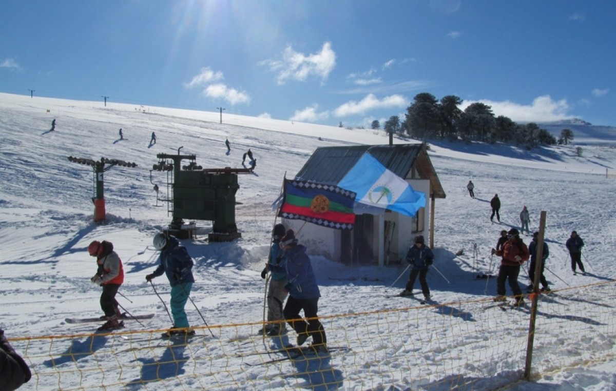 Villa Pehuenia: El primer centro de ski mapuche abrió su temporada 2015