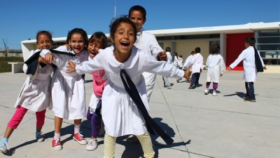 Argentina es el país de la región que más redujo la cantidad de pobres