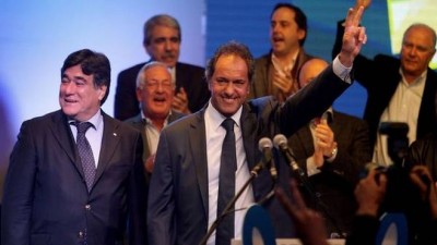 Scioli prometió crear el «ministerio de las ciudades» y el de «economía popular»