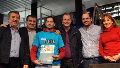 2000 jóvenes entrerrianos recibieron herramientas de trabajo para desarrollar emprendimientos
