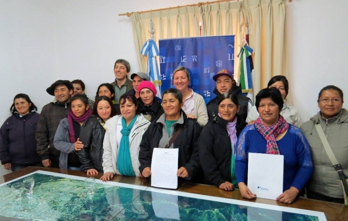 La Intendenta de Bariloche firmó convenio con recicladores para uso de la nueva planta